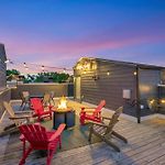 Rooftop Deck Grill Ping Pong Near Downtown Nashville