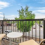 12South Balcony Free Parking Near Downtown -11