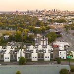 Rooftop Hot Tub & Skyline Views Near Broadway