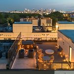 Rooftop Hot Tub & Skyline Views Near Broadway