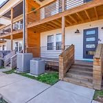 Luxury Townhome Rooftop Deck Near Broadway