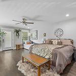 Stay In Style Spacious Nash Home Near Broadway