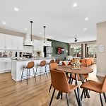 10 Mins To Broadway & Dt King Suites, Sleeps 12