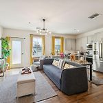 Luxury 2Br Midtown Condo Near Broadway & Pool