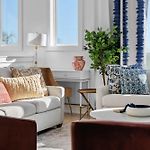 Sleeps 24 2 Homes City Views Hot Tub Fire Pit