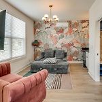 4 Mi To Broadway: Chic Townhome W/ Home Office!
