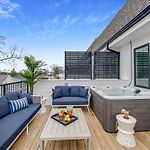 3 Nashville Townhomes Hot Tub & Rooftop Decks