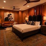 The Songwriter\'S Mansion Rooftop Spa & Skyline Views