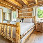 The Magic Cottage- Artsy Escape With Hot Tub & Charm
