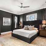 The Blue Note - Luxe Outdoor Retreat & Pool - Close To Downtown
