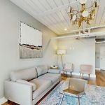 Downtown West End Nashville Retreat Near Broadway