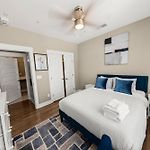 Great Location 2 Bedroom Condo Minutes To Downtown