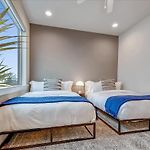 3 Nashville Townhomes Hot Tub & Rooftop Decks