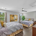 Stay In Style Spacious Nash Home Near Broadway