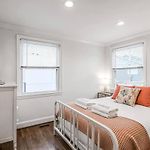 Charming Spacious Home - 10 Mins To Downtown
