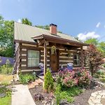 The Magic Cottage- Artsy Escape With Hot Tub & Charm