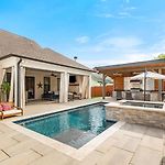 The Blue Note - Luxe Outdoor Retreat & Pool - Close To Downtown