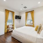 Luxury 2Br Midtown Condo Near Broadway & Pool