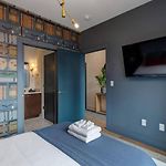 Elegant Home With Downtown Views Rooftop Hot Tub And Garage