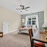 10 Mins To Broadway & Dt King Suites, Sleeps 12