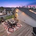 The Velvet Spur - Rooftop Retreat Near Germantown