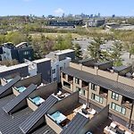 Combined Nashville Twin Townhomes 6Br Hot Tubs