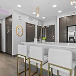 Vibrant Nashville Retreat Pool And Glam Room