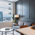 Sky-High Luxury W/ 26Th-Floor Lounge & Resort Pool