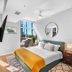 Luxury Studio Pool, Gym & Lounge + Free Parking