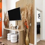 Walk To Broadway, Rooftop Pool And Sky Lounge