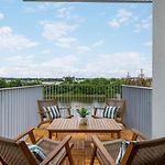 Luxury Downtown Riverview Condo With Garage And Two Balconies