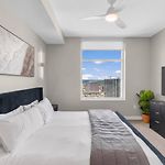 Broadway Views Lux Gulch Condo+ Private Balcony