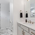 Prince Ave Sleeps 8 2 Master Suites Huge Parking