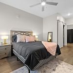 Stylish Gulch Retreat - Near Broadway