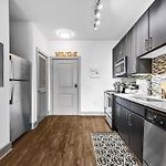 Midtown Nashville - 5 Min To Broadway - Free Secured Parking - Pool