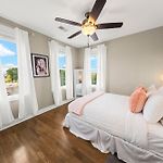 Great Location 2 Bedroom Condo Minutes To Downtown
