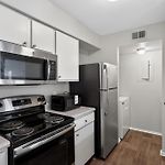 Spacious 2-Bedroom Near Downtown Nashville