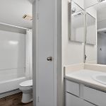 Modern Stay Minutes From Downtown Nashville
