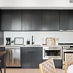 Luxury Downtown Riverview Condo With Garage And Two Balconies