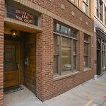 The Dolly Parton-Printer\'S Alley- 2 Blocks To Broadway