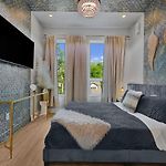 Cowboys And Angels - Sky Deck And Parking - East Nashville