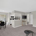 Preakness Modern 2Br Stay