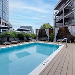 Upscale Condo In Downtown With Pool, Balcony, Gym And Garage
