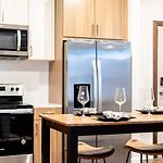 2Br, Haven At Gulch Hotel W/ Rooftop Pool & Views
