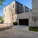 2 West End Homes Minutes To Broadway