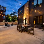 2 West End Homes Minutes To Broadway