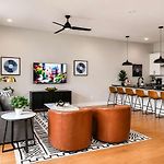 Nashville Getaway Hot Tub & Sleeps 12