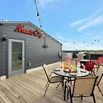Rooftop Deck Grill Ping Pong Near Downtown Nashville