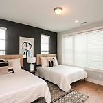 Downtown Modern, Rooftop Patio, Vanderbilt, 8 Beds