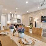Pet-Friendly House Sleeps 12 Near Geodis Park Nashville